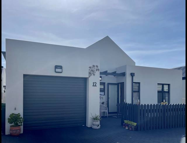 3 BEDROOM FREESTANDING FOR SALE IN LAGUNA